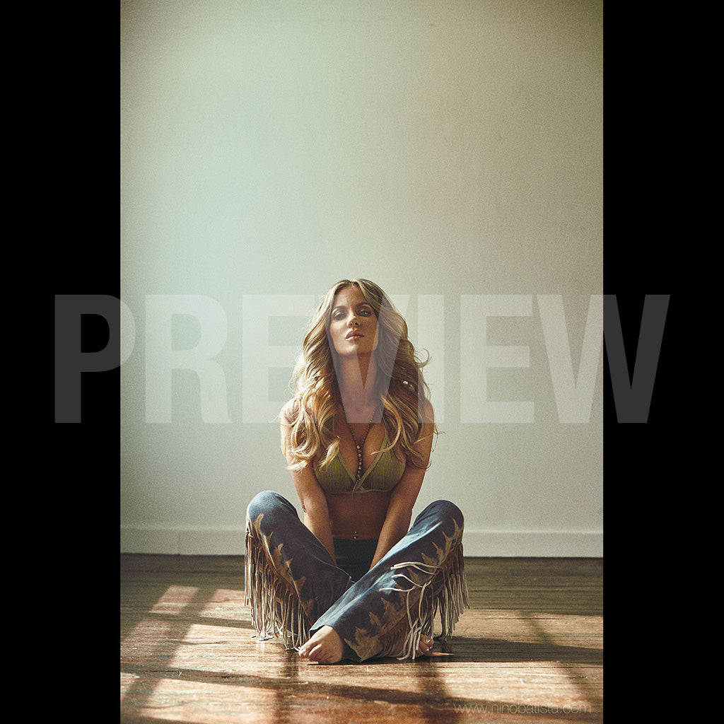 Hannah Nicole: 70s Vibes by Nino Batista